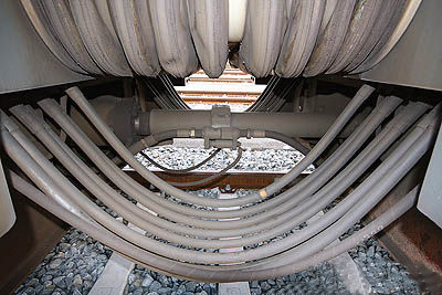  車底數據跨接電纜